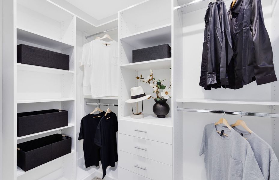 Representative furnished interior of a home built from the Foxtail - Interior Unit by Pulte Homes in Lakehaven Estates, Clermont (Image 7). Representative furnished interior of a home built from the Foxtail - Interior Unit by Pulte Homes in Lakehaven Estates, Clermont (Image 7).