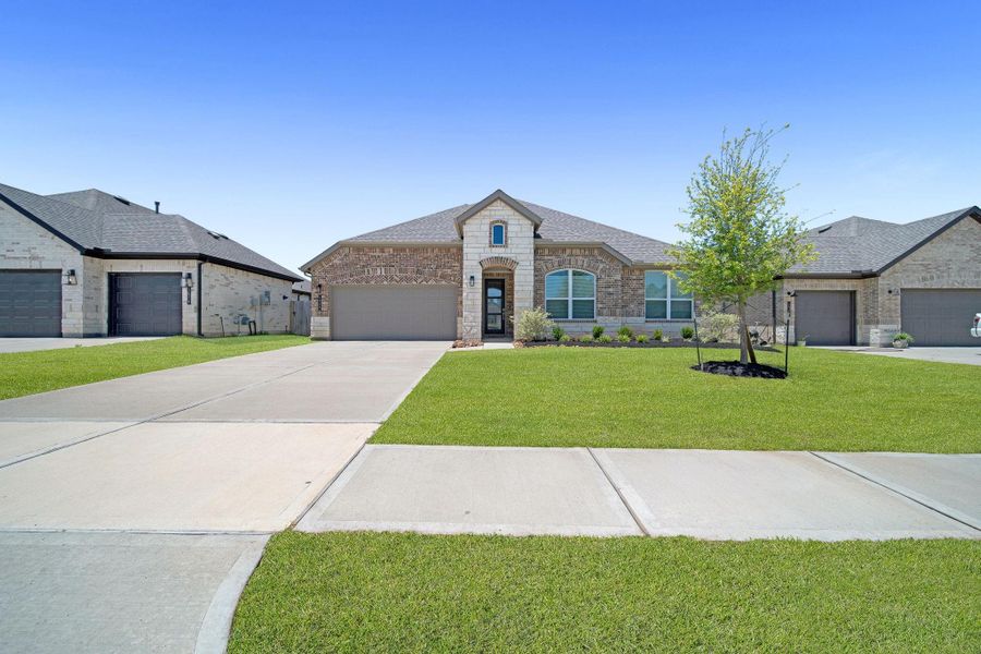 Built in 2023 by DR Horton, it offers 4 BD, 3 BA, a dedicated office, and stylish finishes throughout.