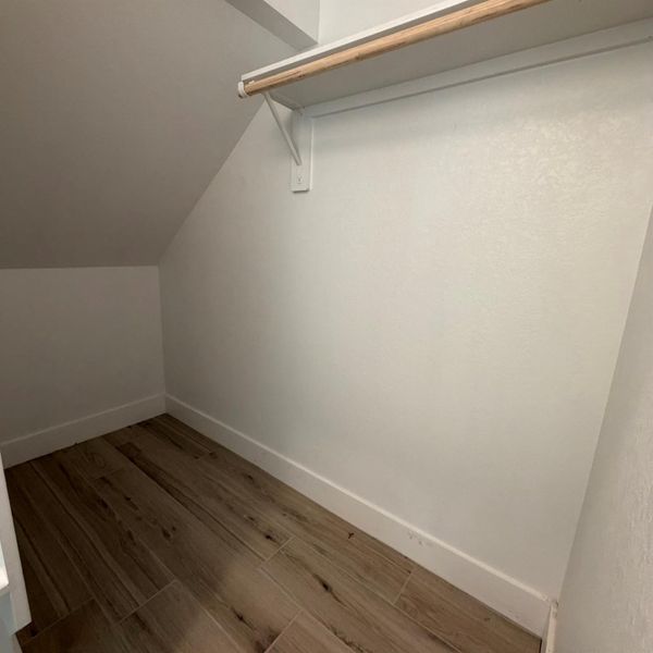 Spacious, unfurnished interior of a new home in Wood Leaf Reserve, Tomball (Image 3).