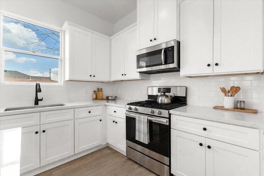 Furnished interior view inside a new home in , Houston (Image 7).