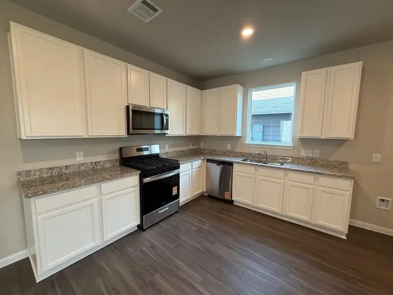 Furnished interior view inside a new home in Cliffstone Hills, Conroe (Image 6). Furnished interior view inside a new home in Cliffstone Hills, Conroe (Image 6).