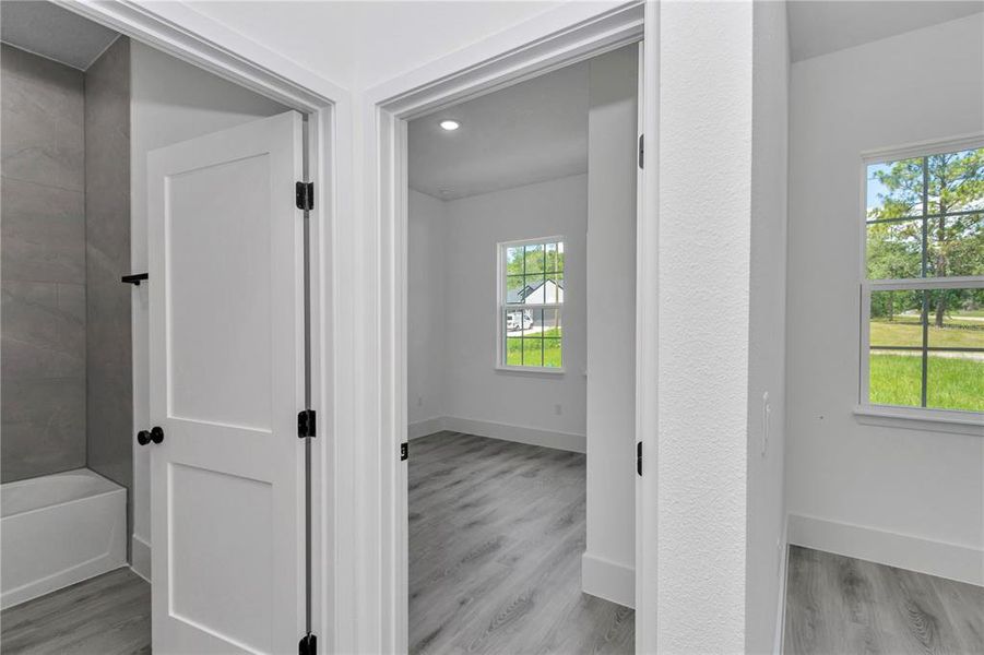 Spacious, unfurnished interior of a new home in , Dunnellon (Image 36).