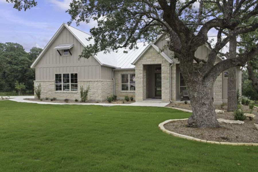 Front exterior of Ashlyn luxury home in Belle Oaks, Bulverde TX