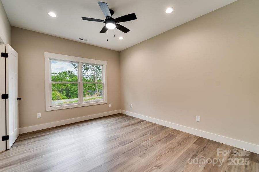 Spacious, unfurnished interior of a new home in , Clyde (Image 28).