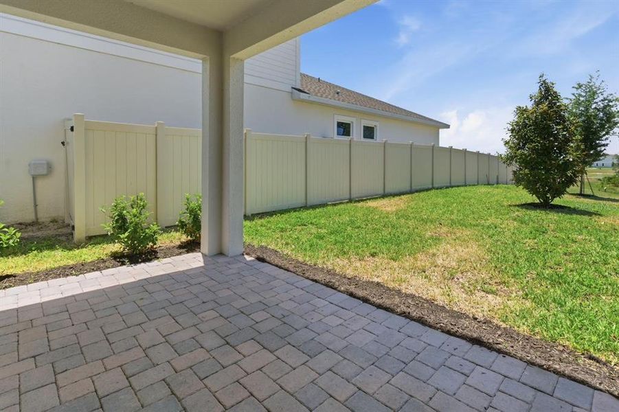Exterior details and patio area of a home in , Winter Garden (Image 29).