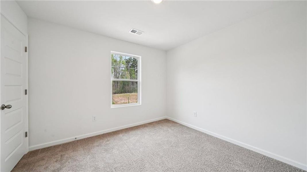 Spacious, unfurnished interior of a new home in Sherwood Manor, College Park (Image 32).