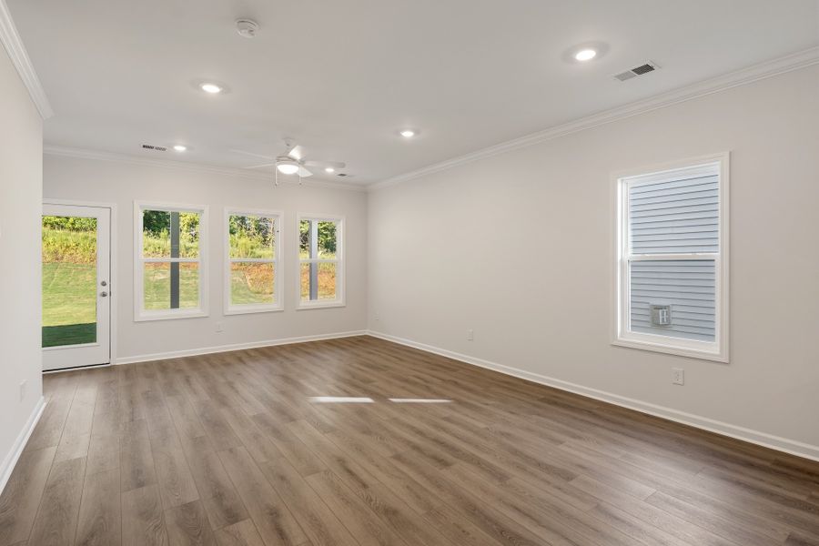 Spacious, unfurnished interior of a new home in Landmark Commons, Boiling Springs (Image 13).