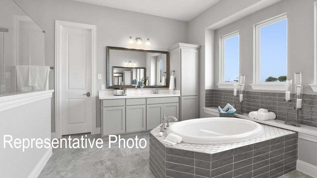 Furnished interior view inside a new home in Ridge Crossing, Waxahachie (Image 11).