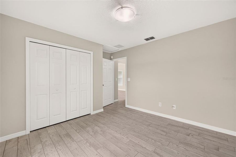 Spacious, unfurnished interior of a new home in , Ocala (Image 33).