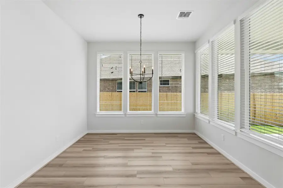 Spacious, unfurnished interior of a new home in East View Farms, Georgetown (Image 29).
