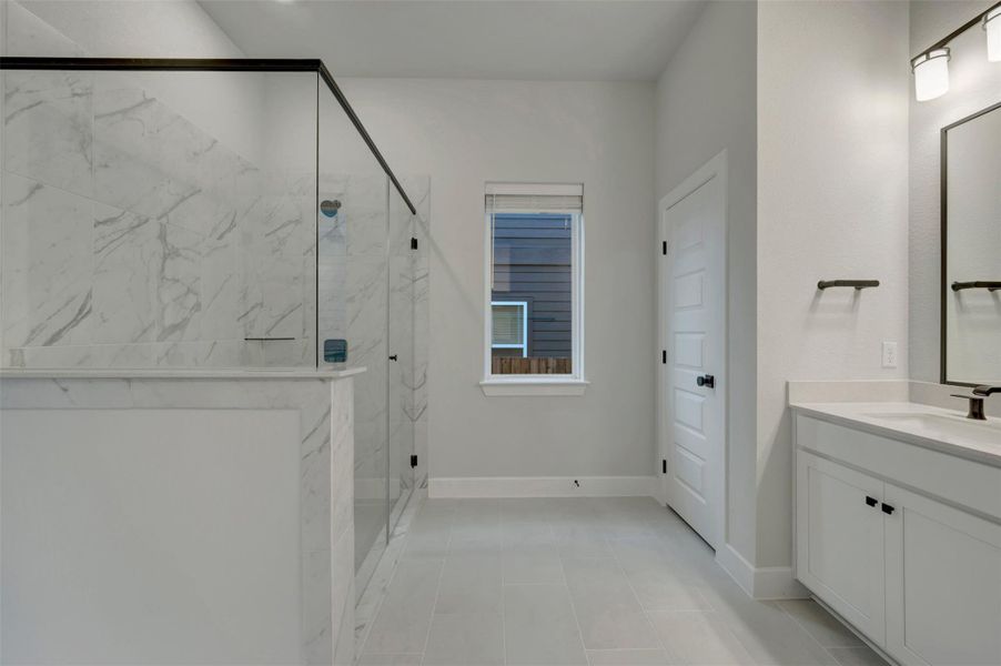 Owner's Bathroom Owner's Bathroom