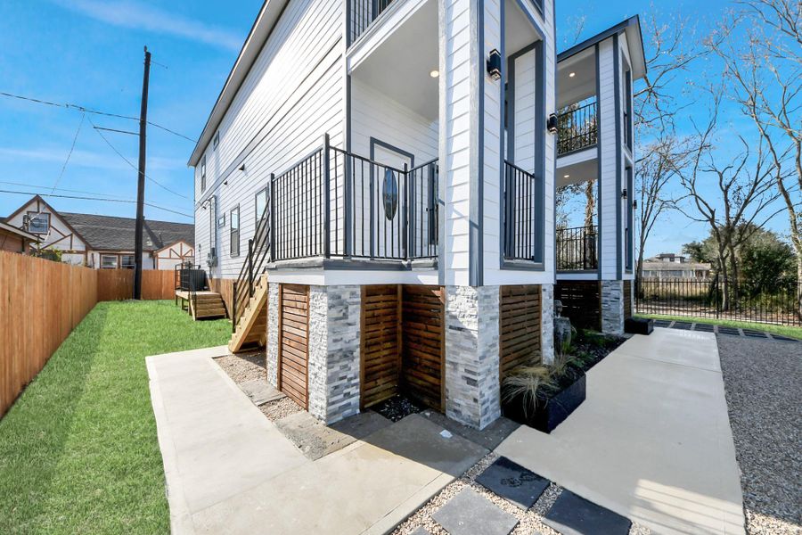 Exterior details and patio area of a home in , Houston (Image 31).