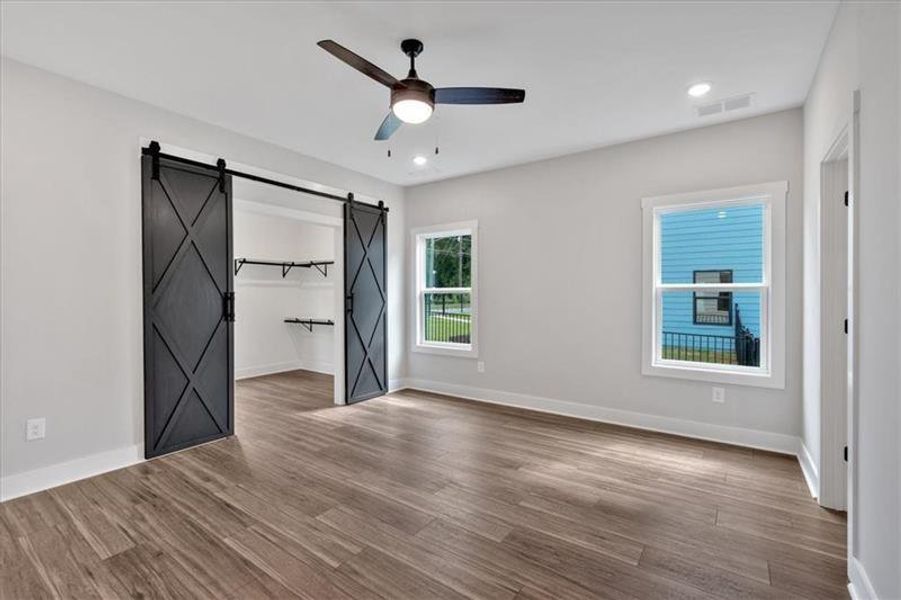 Spacious, unfurnished interior of a new home in Ferguson Corners, Emerson (Image 34).