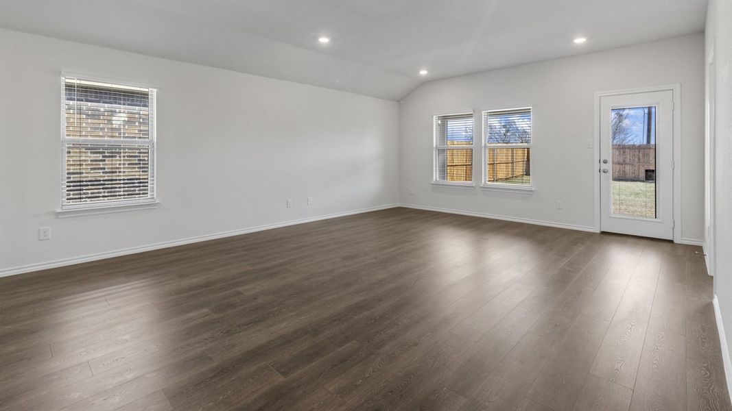 Spacious, unfurnished interior of a new home in Wildwood, Royse City (Image 25).