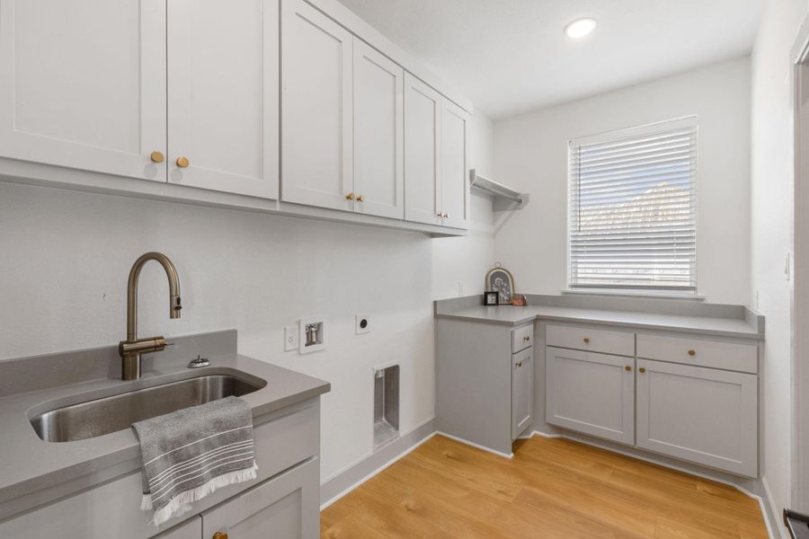 Furnished interior view inside a new home in , Bryan (Image 31).
