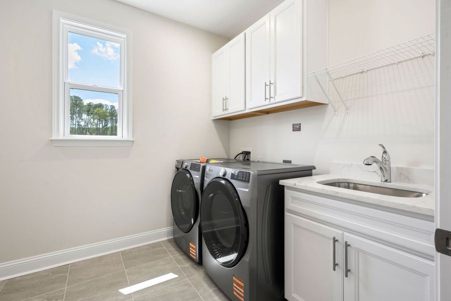 Furnished interior view inside a new home in Del Webb Savannah at Heartwood, Richmond Hill (Image 10).
