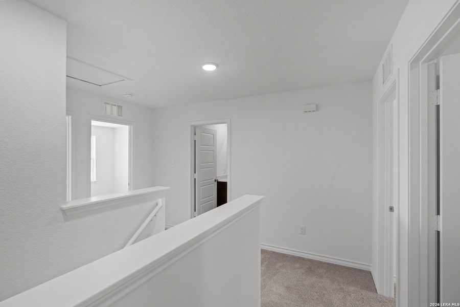 Spacious, unfurnished interior of a new home in Horizon Ridge, San Antonio (Image 24).