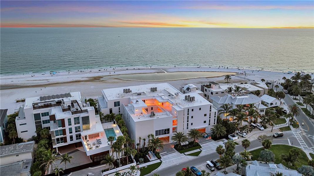 Condo located in Sarasota, FL showcasing its design and architecture (Image 33). Condo located in Sarasota, FL showcasing its design and architecture (Image 33).