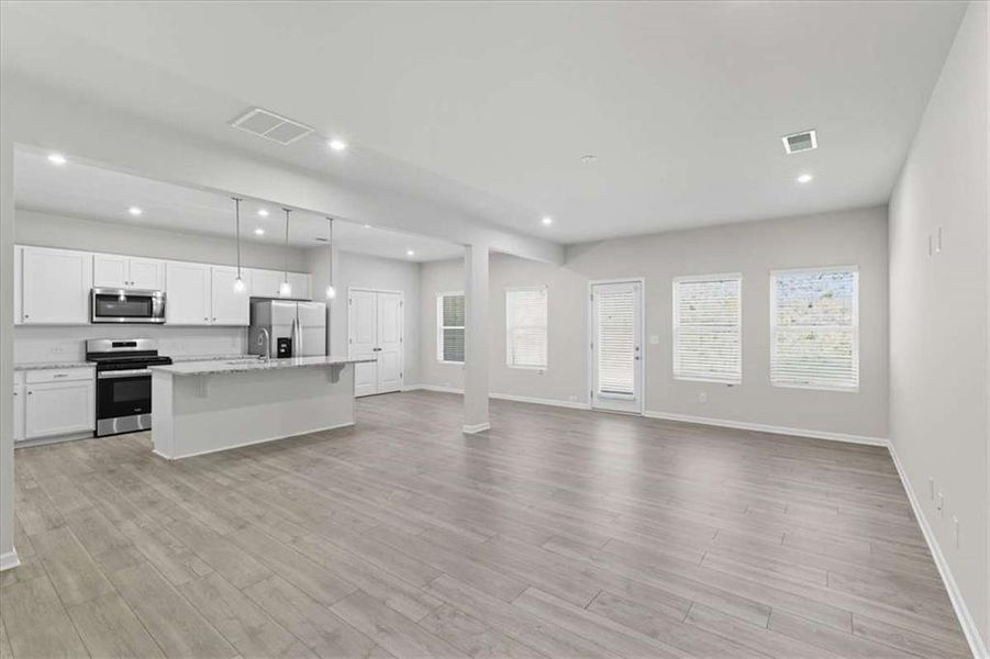 Spacious, unfurnished interior of a new home in Park Center Pointe, Austell (Image 16).