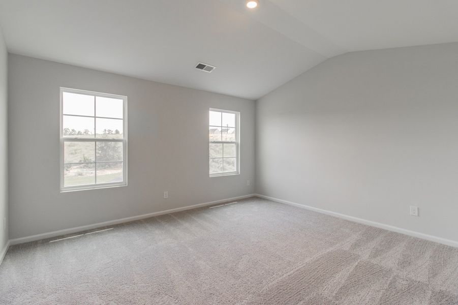 Spacious, unfurnished interior of a new home in Ellington, Elgin (Image 29).