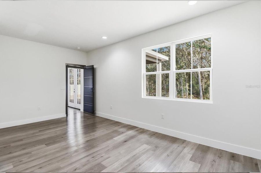 Spacious, unfurnished interior of a new home in , Ocala (Image 29).