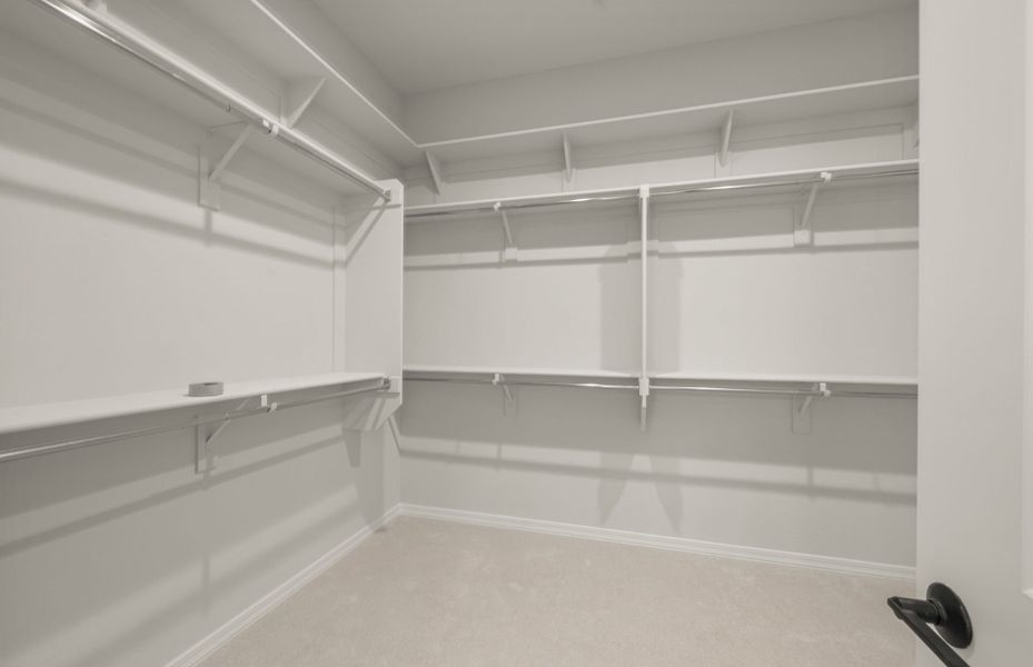 Spacious, unfurnished interior of a new home in Sun City Anthem at Merrill Ranch, Florence (Image 25).