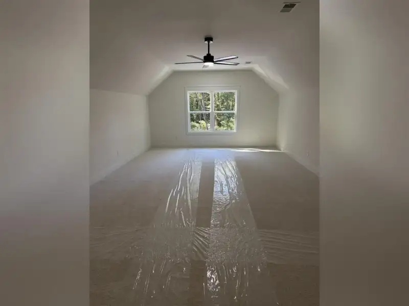 Image 53 of a home in .