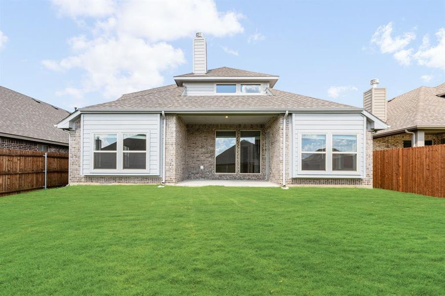Exterior details and patio area of a home in Eagle Glen 50, Alvarado (Image 3). Exterior details and patio area of a home in Eagle Glen 50, Alvarado (Image 3).
