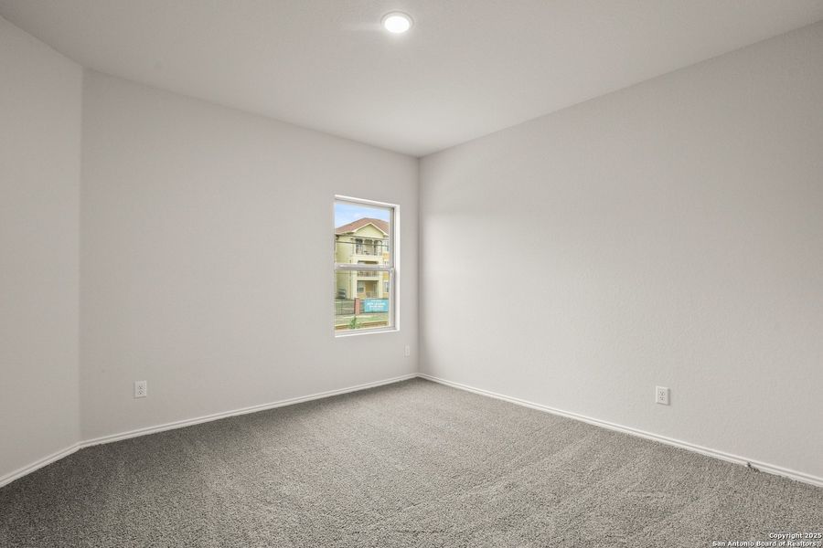 Spacious, unfurnished interior of a new home in Somerset Trails, San Antonio (Image 14). Spacious, unfurnished interior of a new home in Somerset Trails, San Antonio (Image 14).