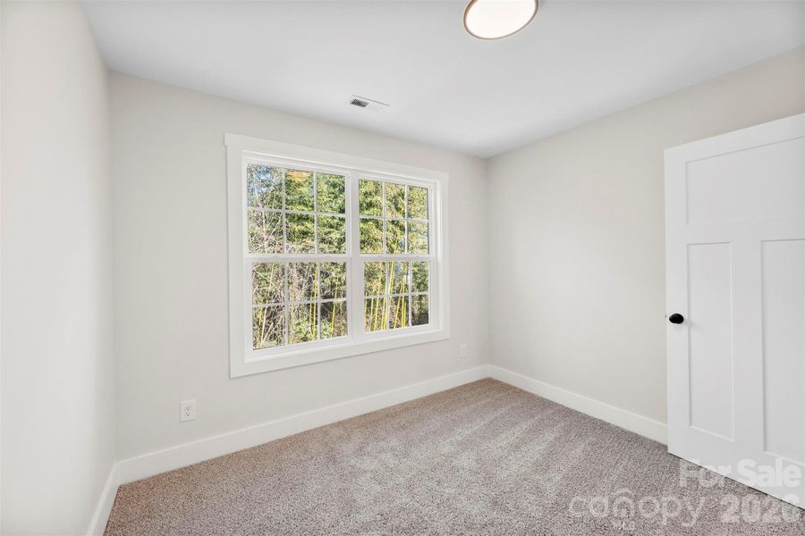 Spacious, unfurnished interior of a new home in , Shelby (Image 9).