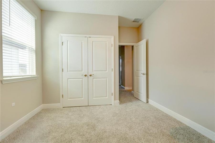 Spacious, unfurnished interior of a new home in , Winter Garden (Image 23).