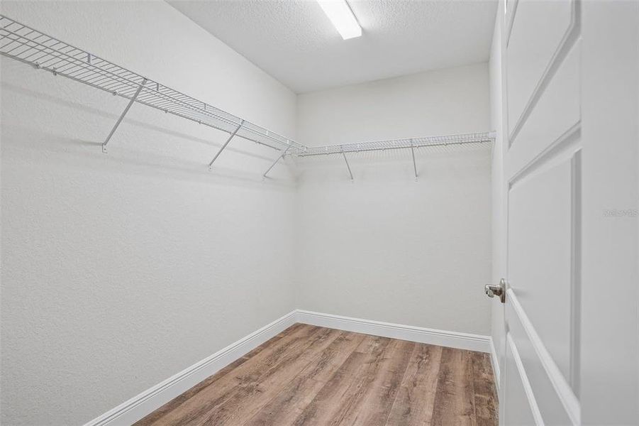 Spacious, unfurnished interior of a new home in , Citrus Springs (Image 24).