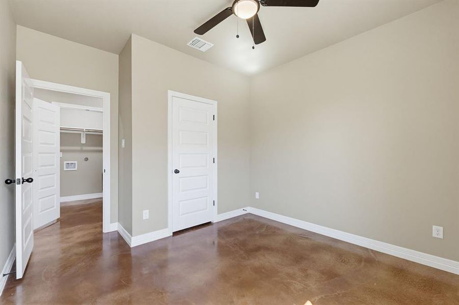 Spacious, unfurnished interior of a new home in , Killeen (Image 16).