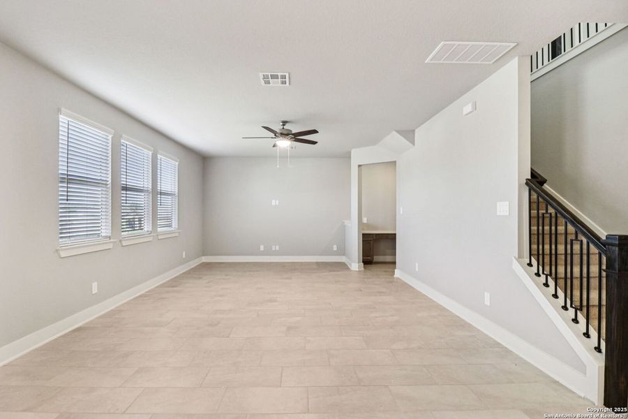 Spacious, unfurnished interior of a new home in Thomas Pond, San Antonio (Image 33). Spacious, unfurnished interior of a new home in Thomas Pond, San Antonio (Image 33).