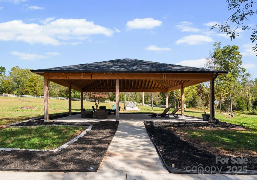 Community amenities in , Statesville (Image 29). Community amenities in , Statesville (Image 29).