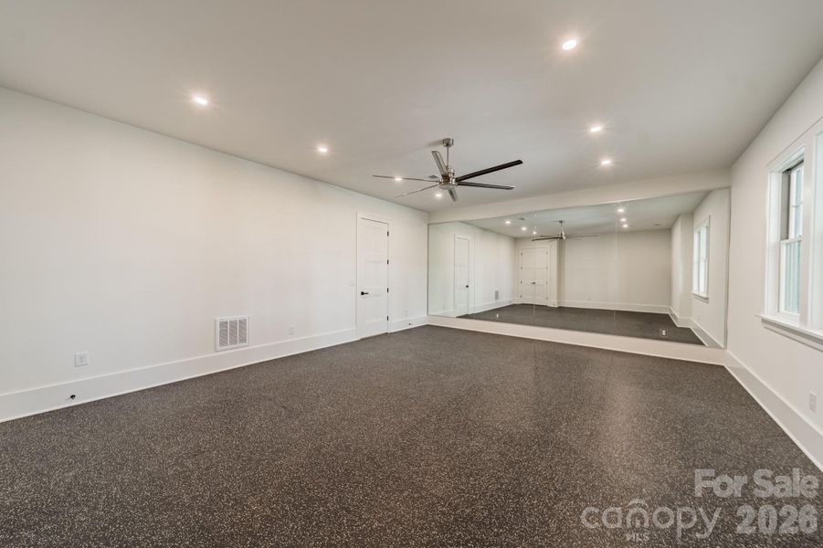 Spacious, unfurnished interior of a new home in , Denver (Image 20).