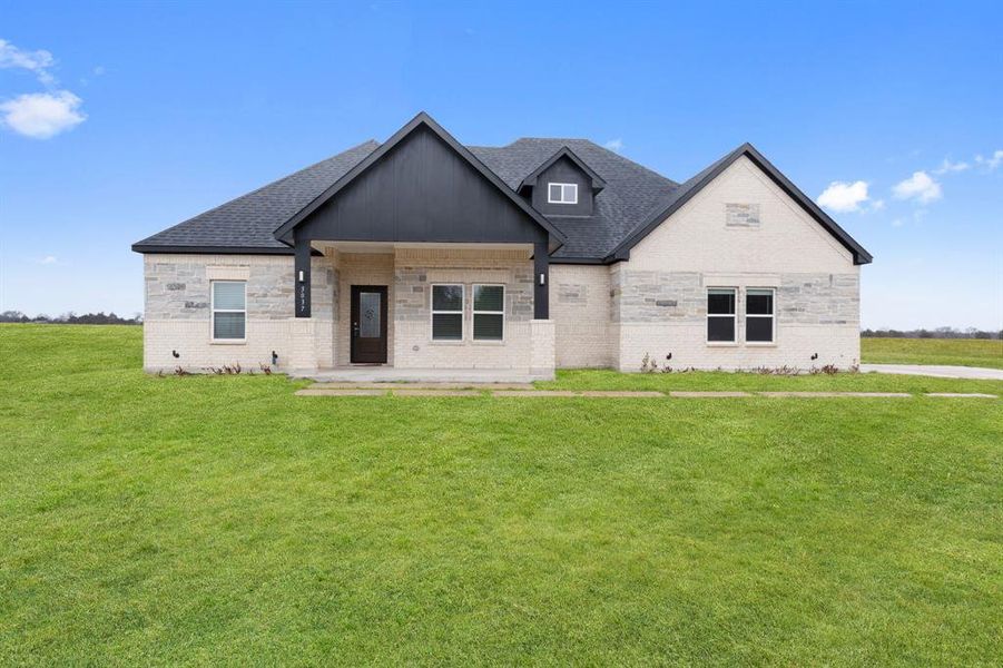 Exterior details and patio area of a home in , Greenville (Image 23).