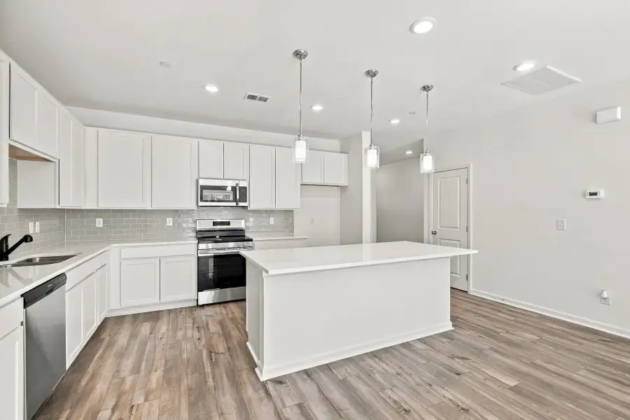 Furnished interior view inside a new home in Laurelwood Park, Gallatin (Image 7).