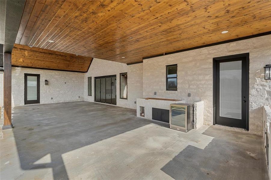 Exterior details and patio area of a home in , Waco (Image 4).