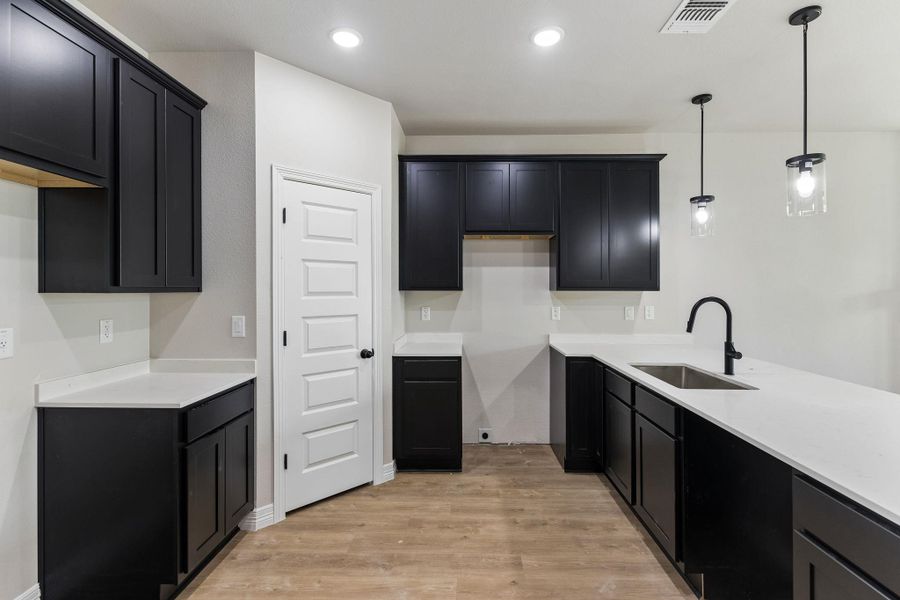 Furnished interior view inside a new home in , Killeen (Image 7).