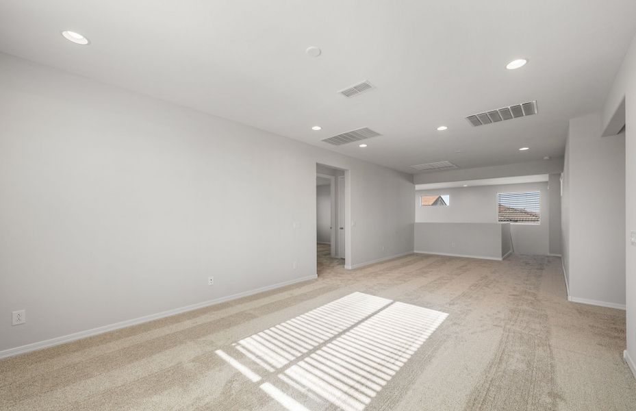 Spacious, unfurnished interior of a new home in Visara, Surprise (Image 28).