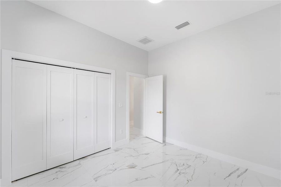 Spacious, unfurnished interior of a new home in , Tampa (Image 47).
