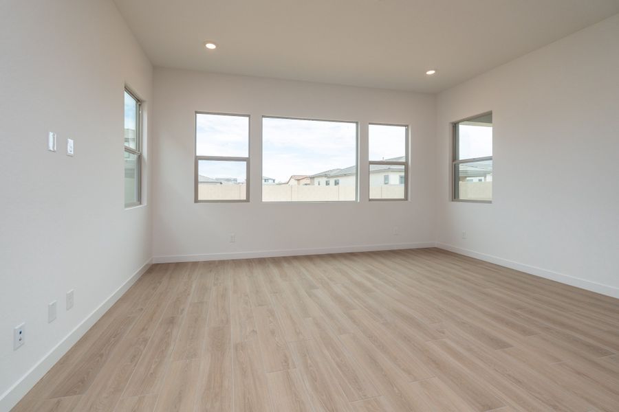 Spacious, unfurnished interior of a new home in Waterston Central, Gilbert (Image 10).