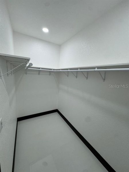 Spacious, unfurnished interior of a new home in , Belleview (Image 15).