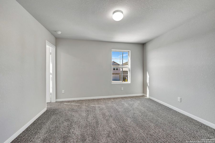 Spacious, unfurnished interior of a new home in Paloma Park, Converse (Image 19).