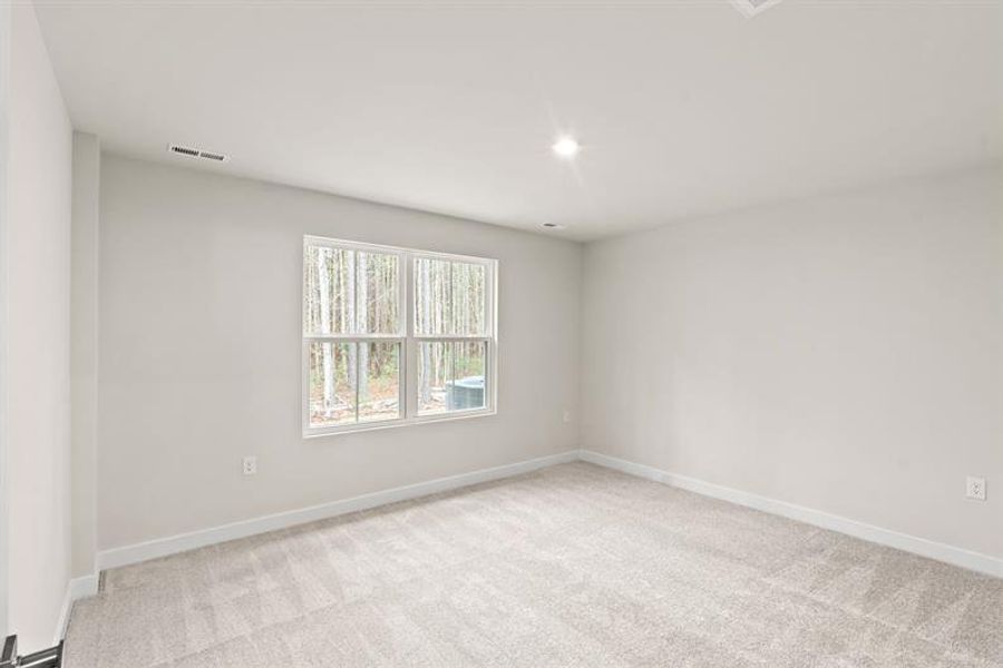 Spacious, unfurnished interior of a new home in Middle Creek Village Coastal Cottages & Villas, Bolivia (Image 11).