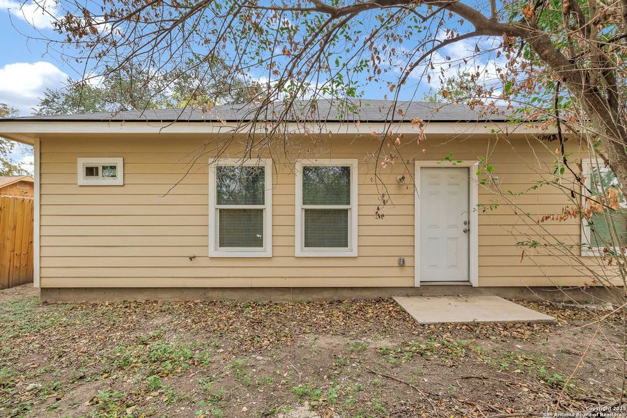 Exterior details and patio area of a home in , San Antonio (Image 19).