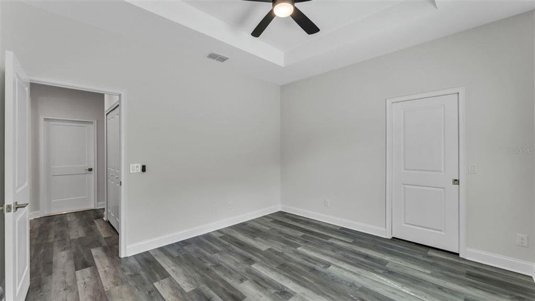 Spacious, unfurnished interior of a new home in , Winter Haven (Image 10).