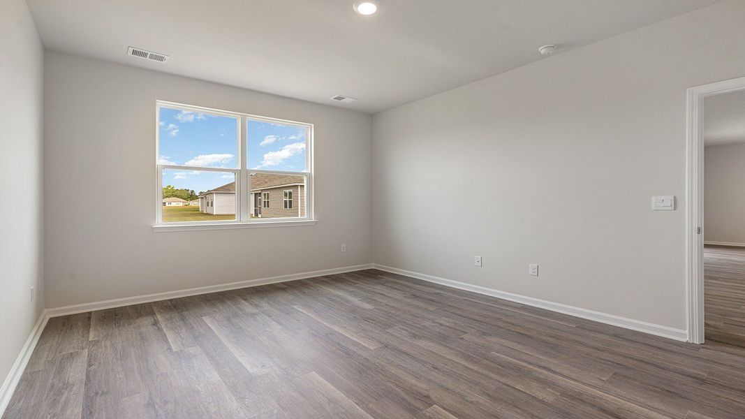 Spacious, unfurnished interior of a new home in Ridgefield, Conway (Image 17).
