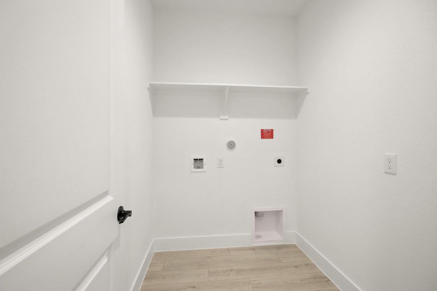 Spacious, unfurnished interior of a new home in Mill Creek Estates, Magnolia (Image 9).
